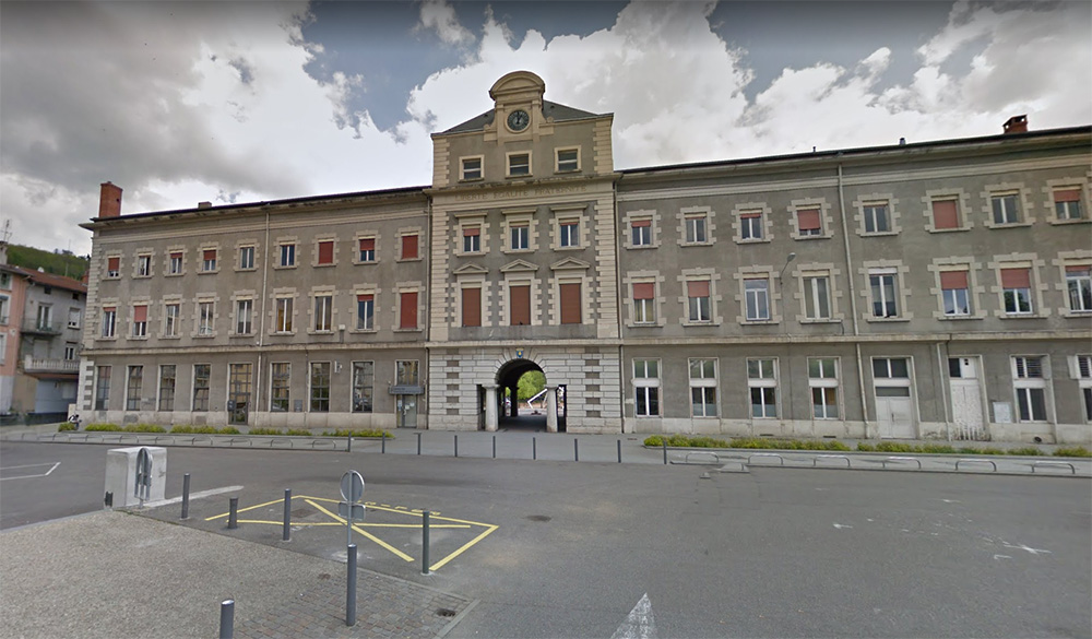 Mairie de Rive-de-Gier - Travaux de toiture, nettoyage et rénovation de couverture par HDC Rénov Habitat