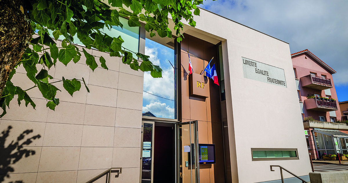 Mairie de Sorbiers - Inspection technique et nettoyage de toiture par HDC Rénov Habitat