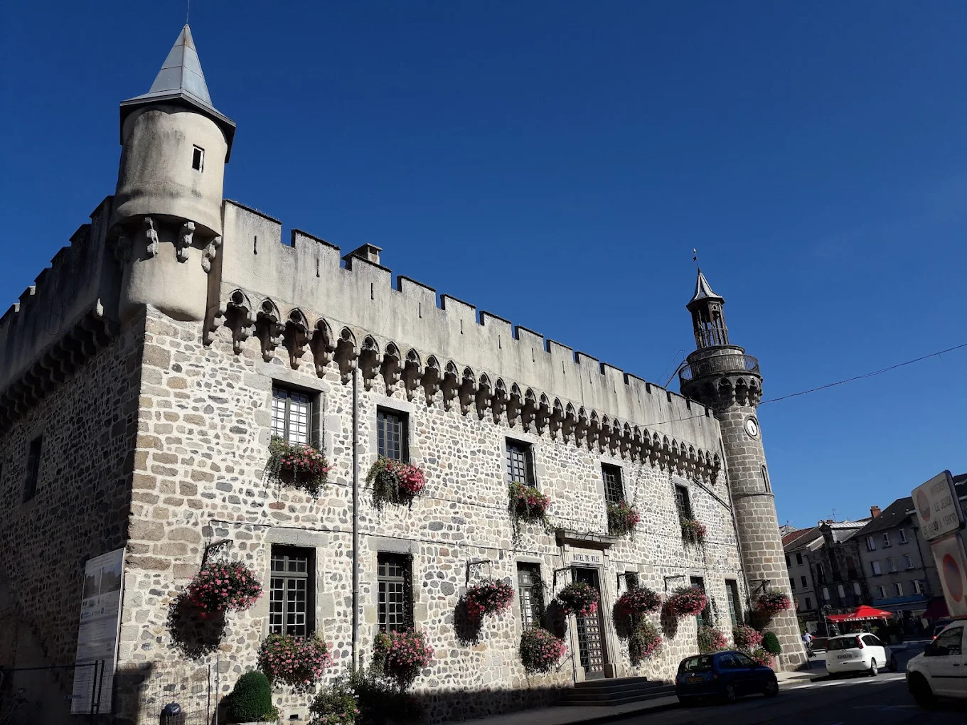 Mairie d'Yssingeaux - Diagnostic et inspection de toiture par HDC Rénov Habitat